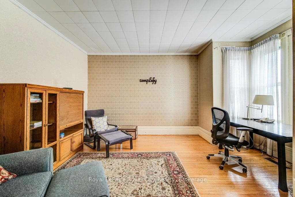 132 Neeve Street photo 11