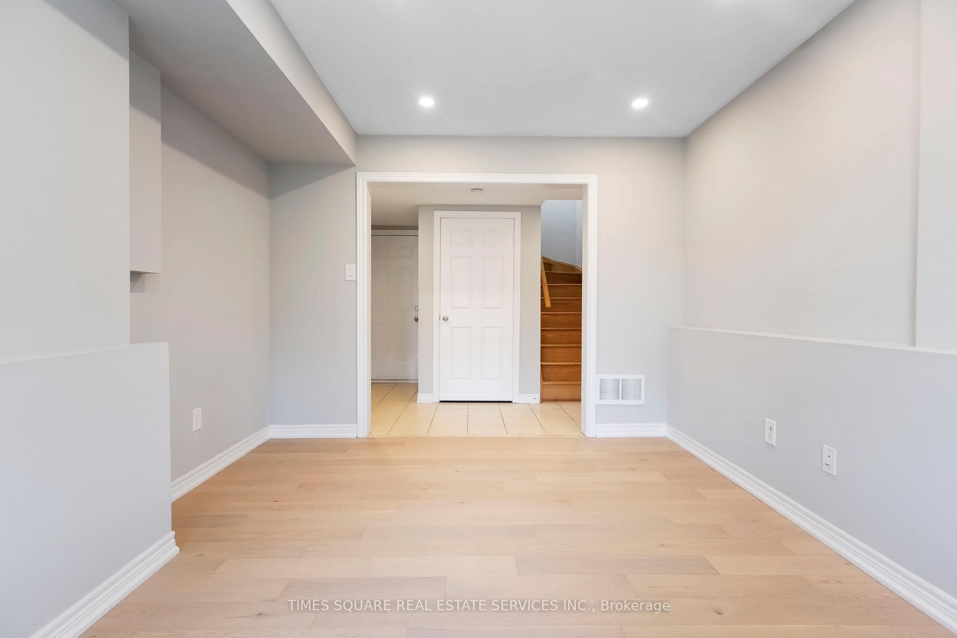 229 Dundas Way photo 19