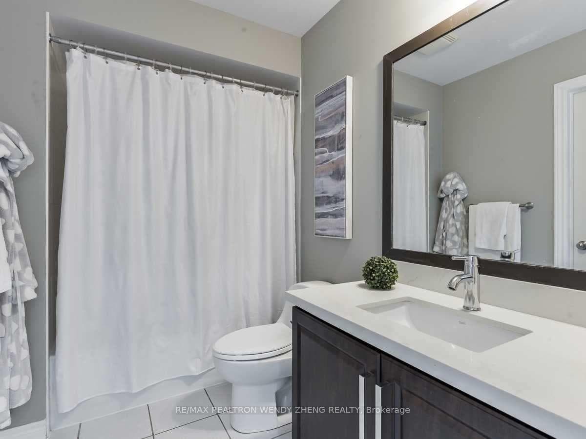 12 Amstel Avenue photo 27