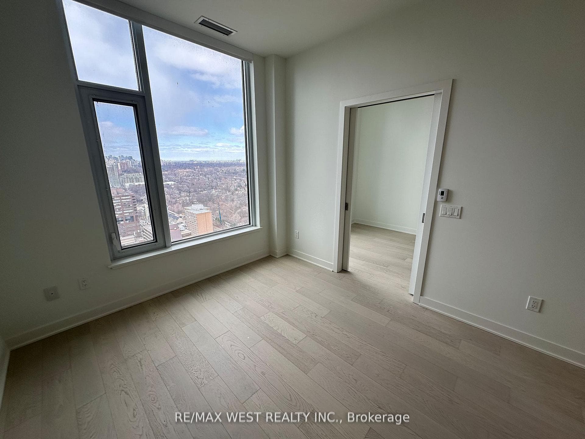 11 Yorkville Avenue Unit 2804 photo 31