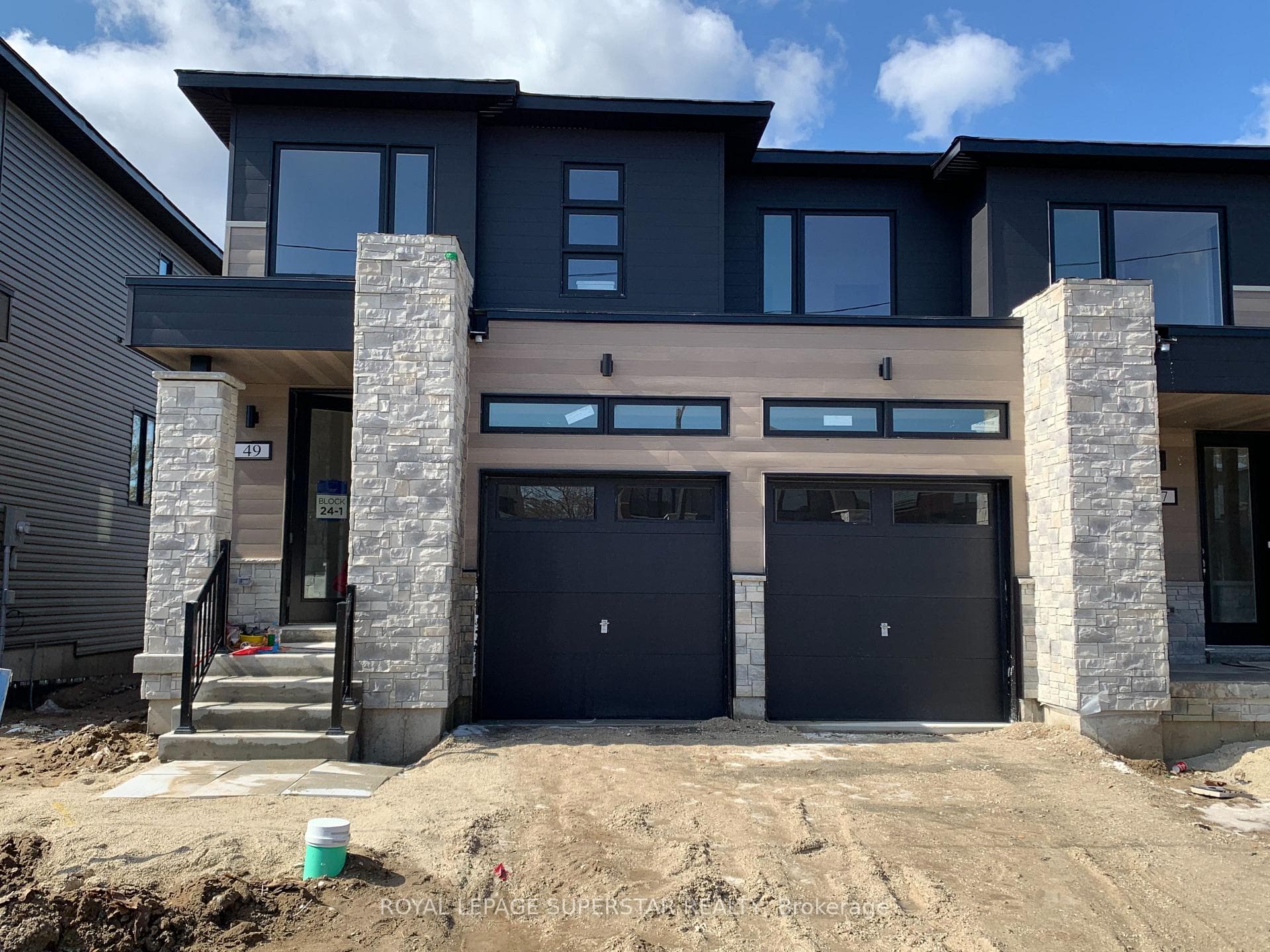 49 Eberhardt Drive photo 2