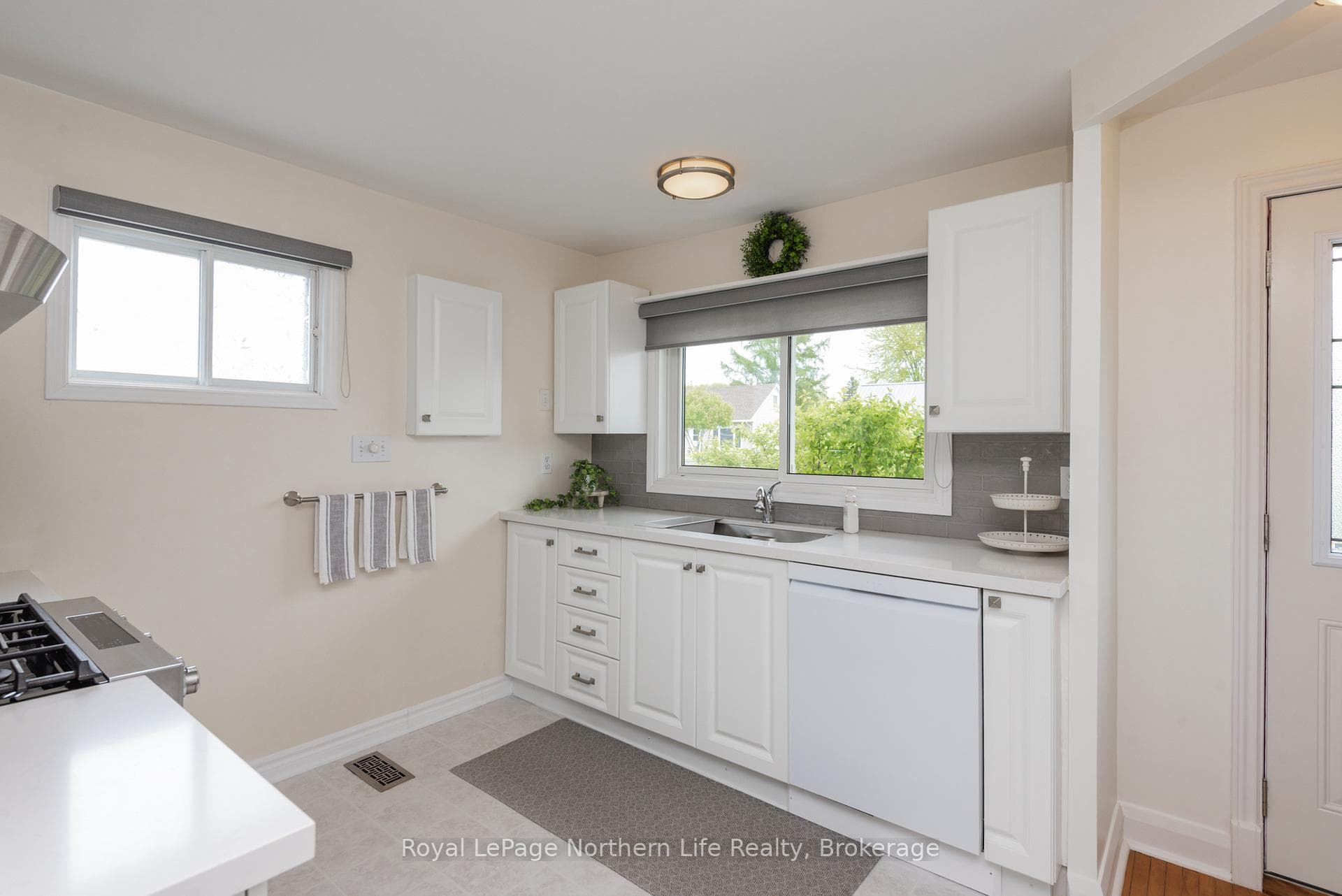 205 Lee Avenue photo 18
