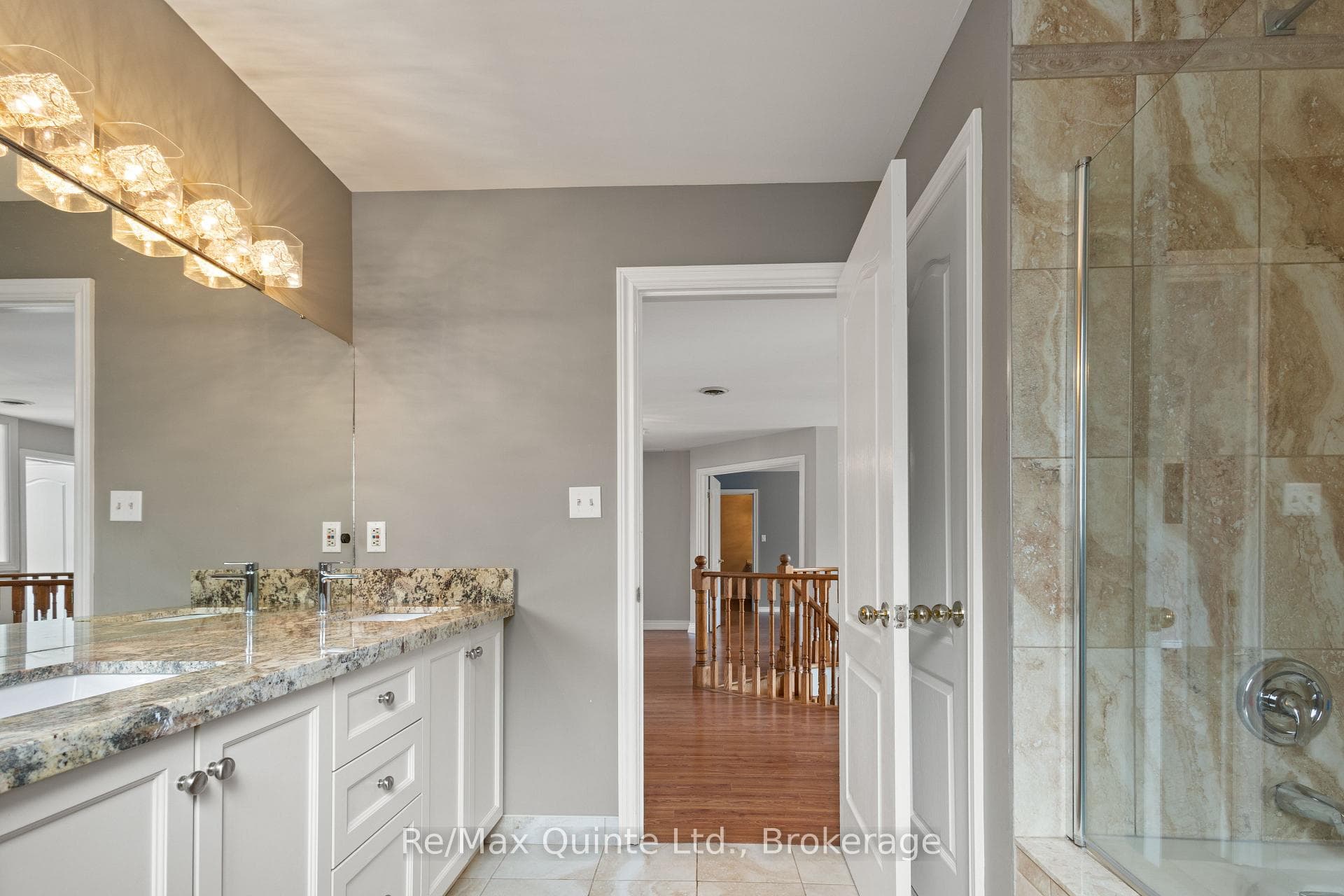17 Applewood Court photo 31