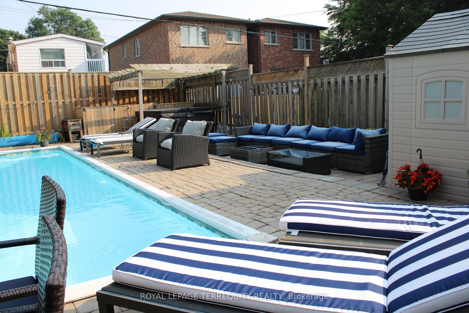 43 Holland Avenue Unit Main/Upper photo 13
