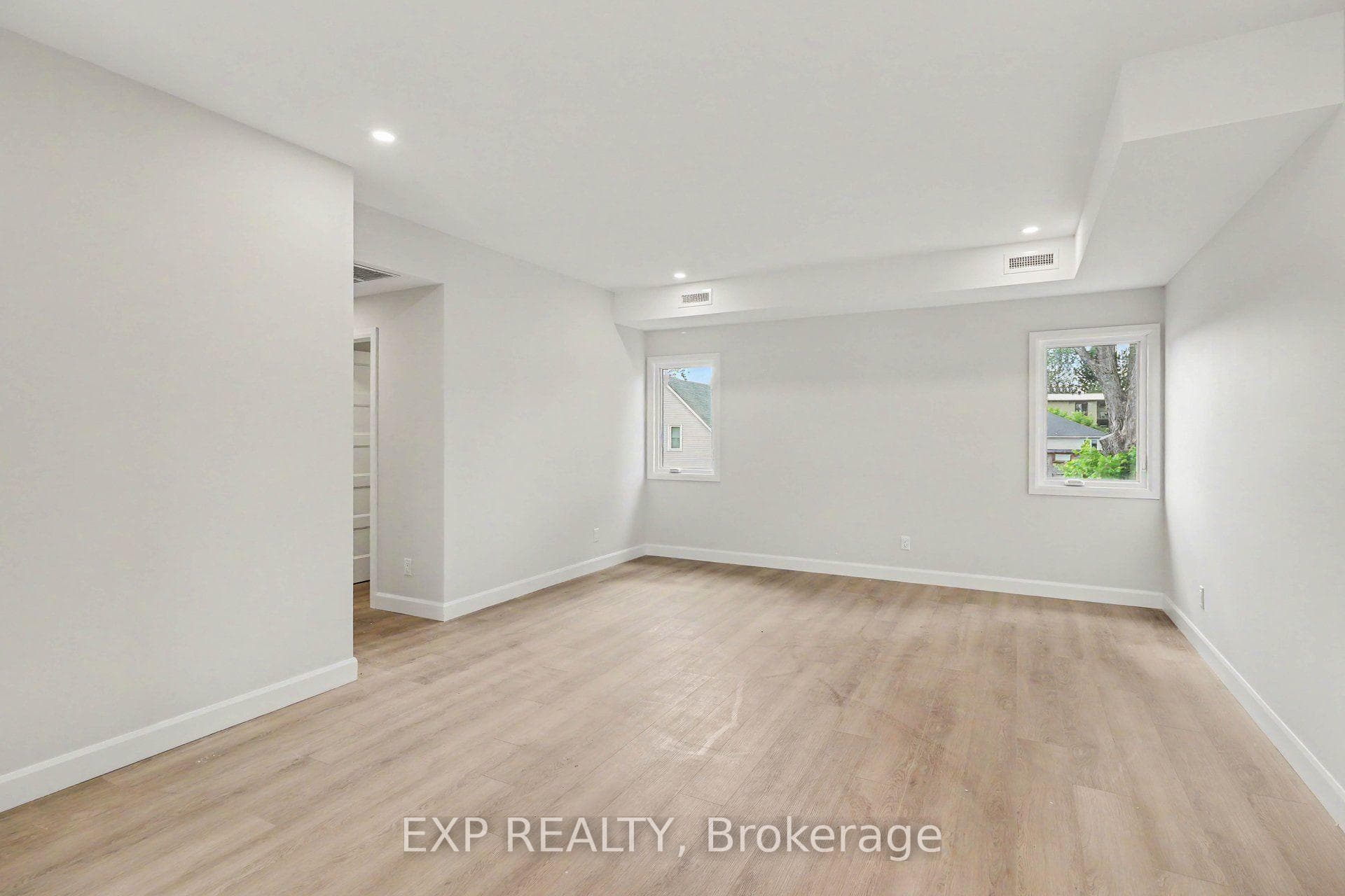 1089 Notre Dame Street Unit 6 photo 4