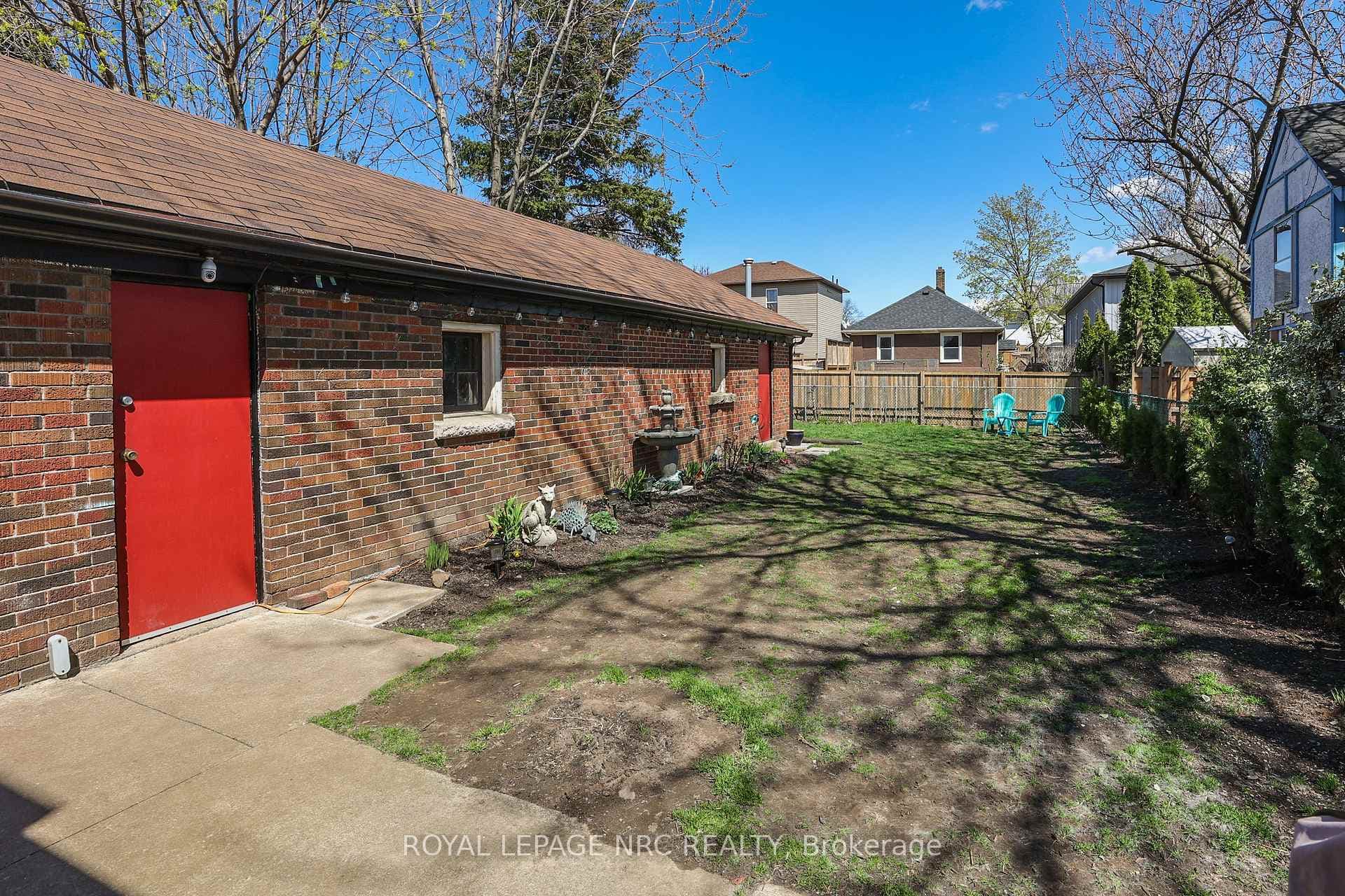 14 Huron Street photo 32
