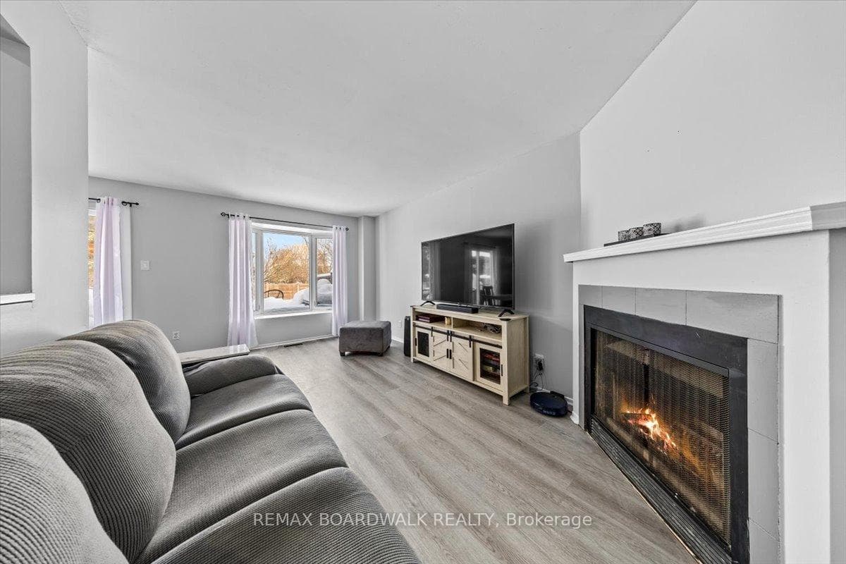 294 Valade Crescent photo 4