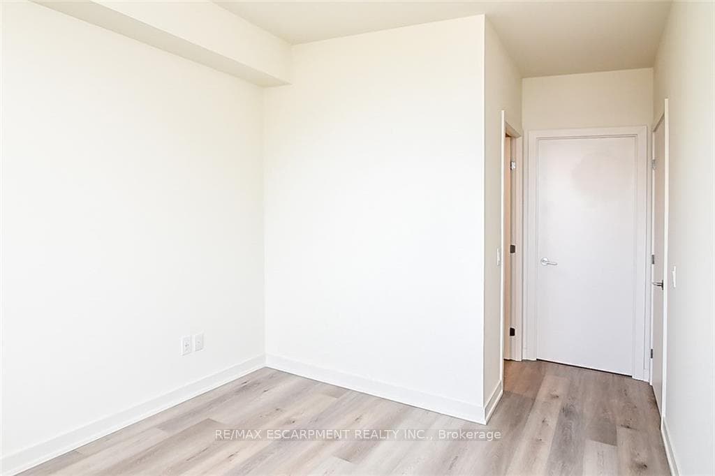385 Winston Road Unit 307 photo 18
