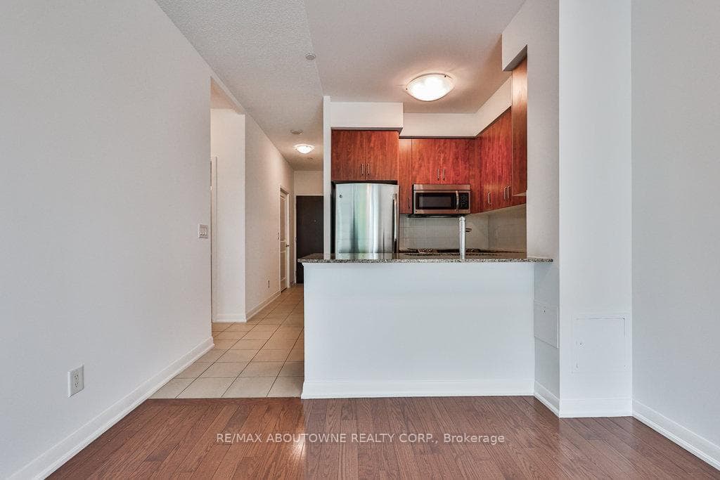215 Sherway Garden Road Unit 106 photo 14