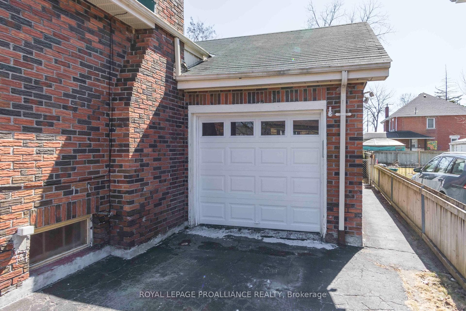 115 Henry Street photo 3