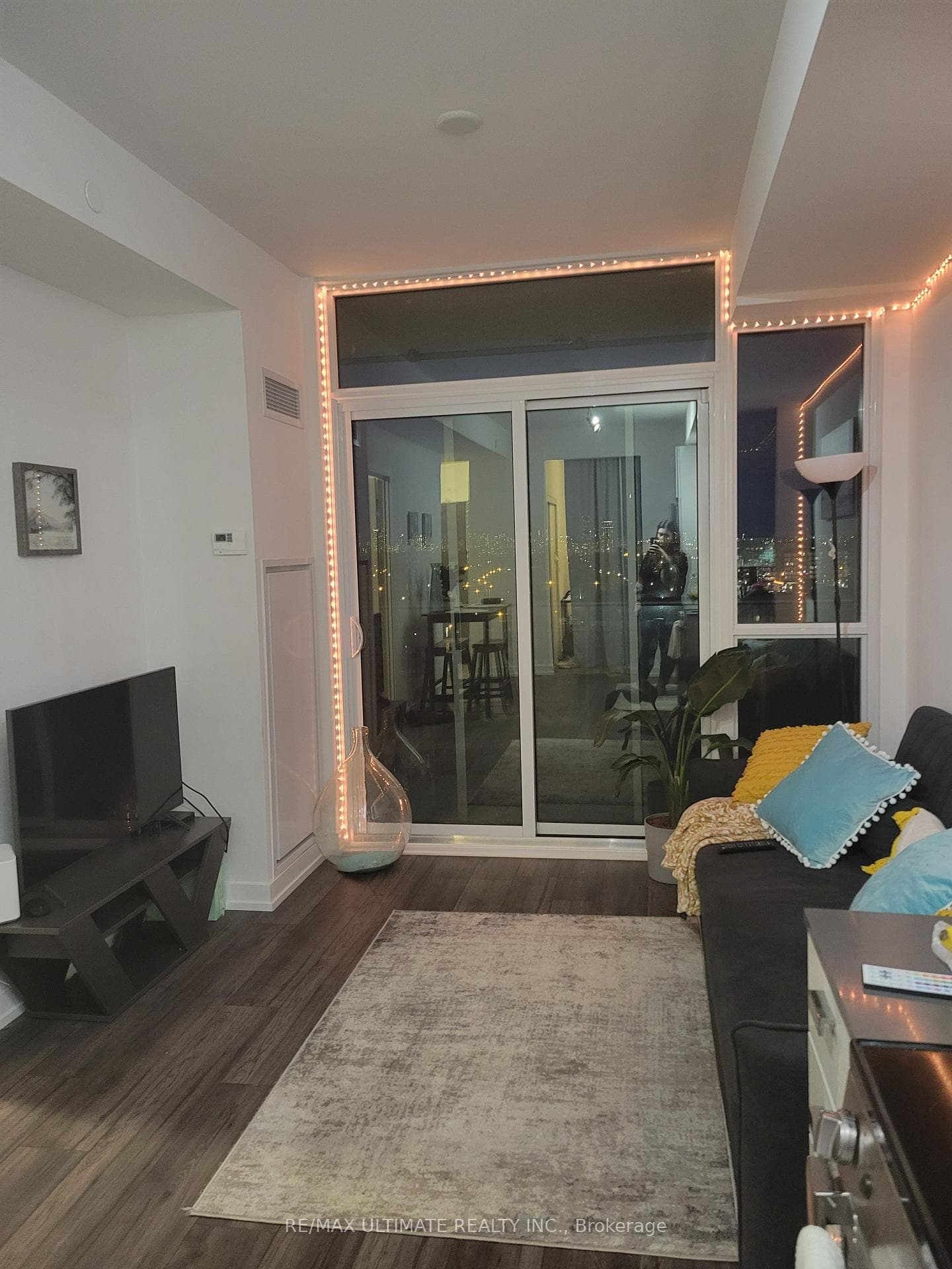 10 De Boers Drive Unit 1009 photo 7