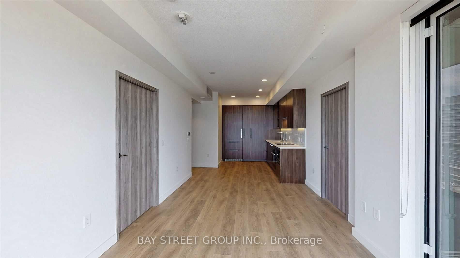 95 Mcmahon Drive Unit 1212 photo 6