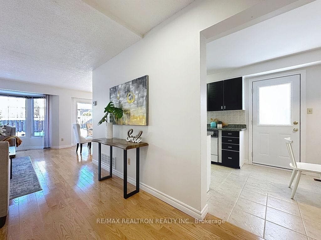 36 Belinda Square photo 10