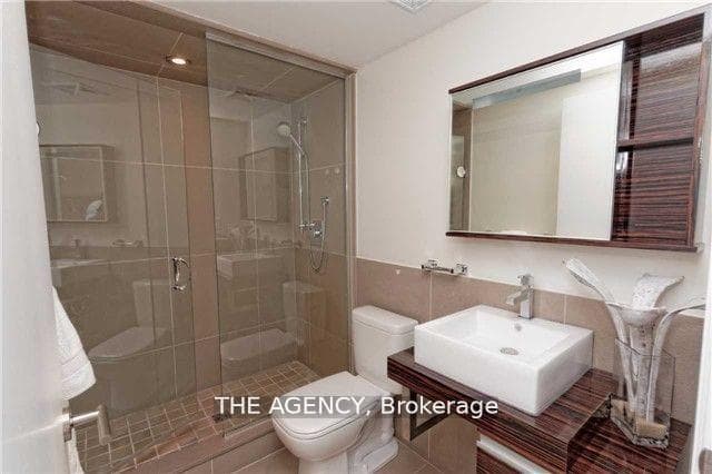 676 Sheppard Avenue Unit 706 photo 16