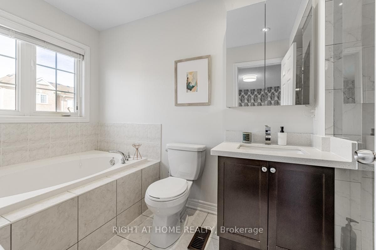 159 Fimco Crescent photo 21