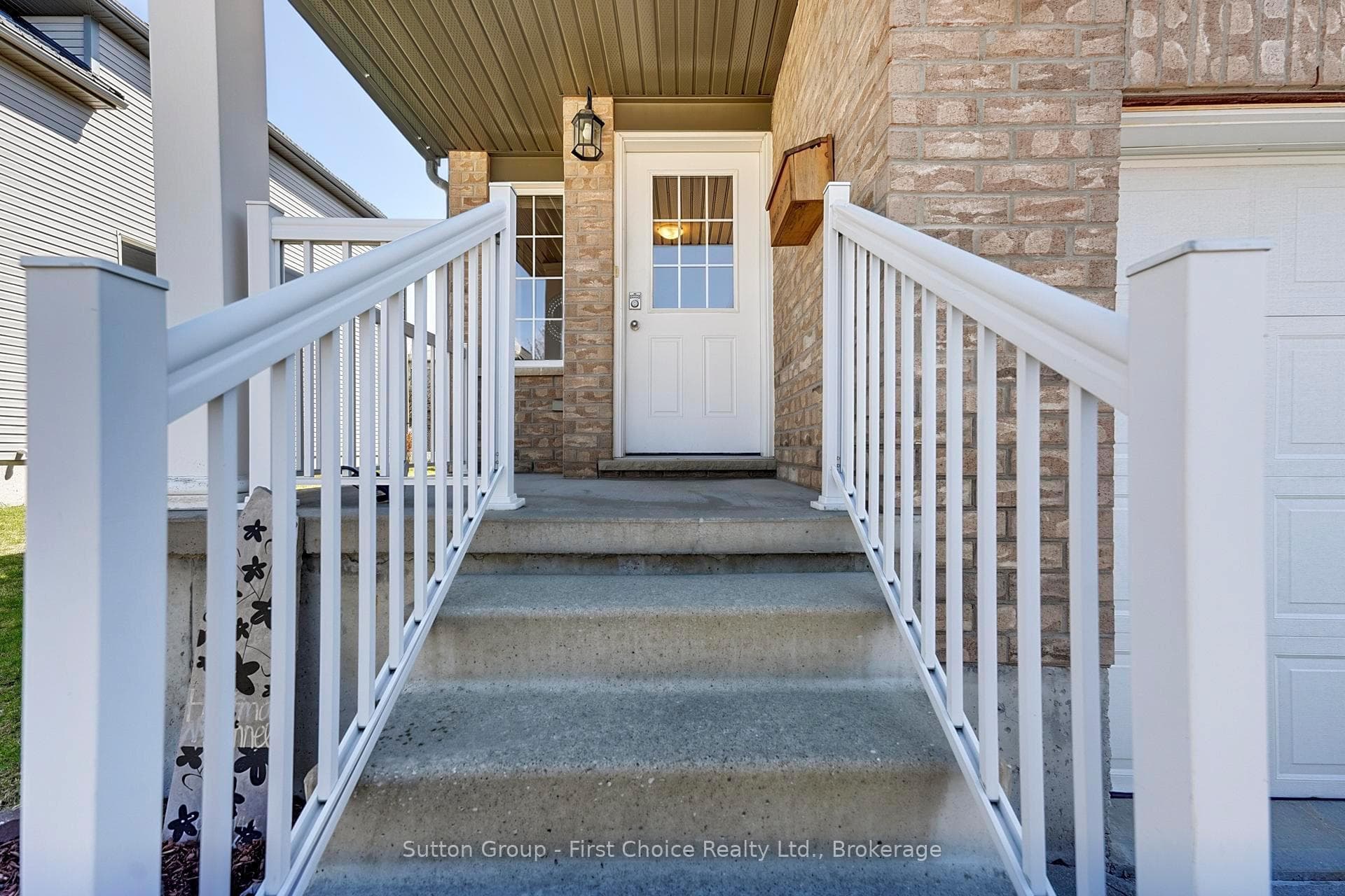 Front Entrance/Porch