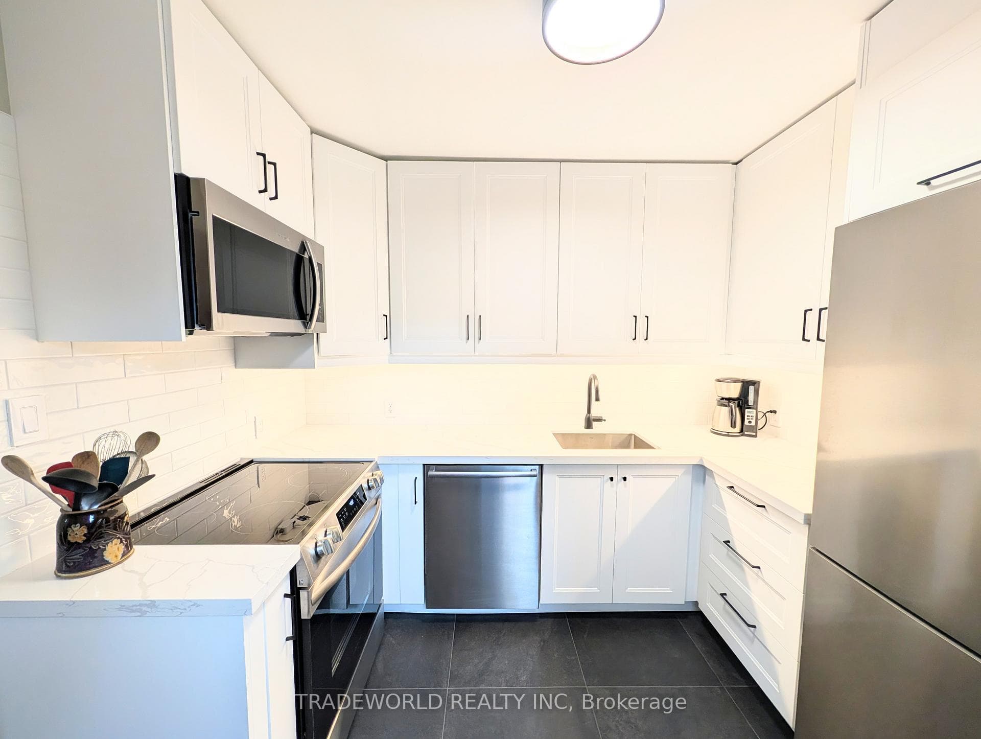 7 Costain Avenue photo 15