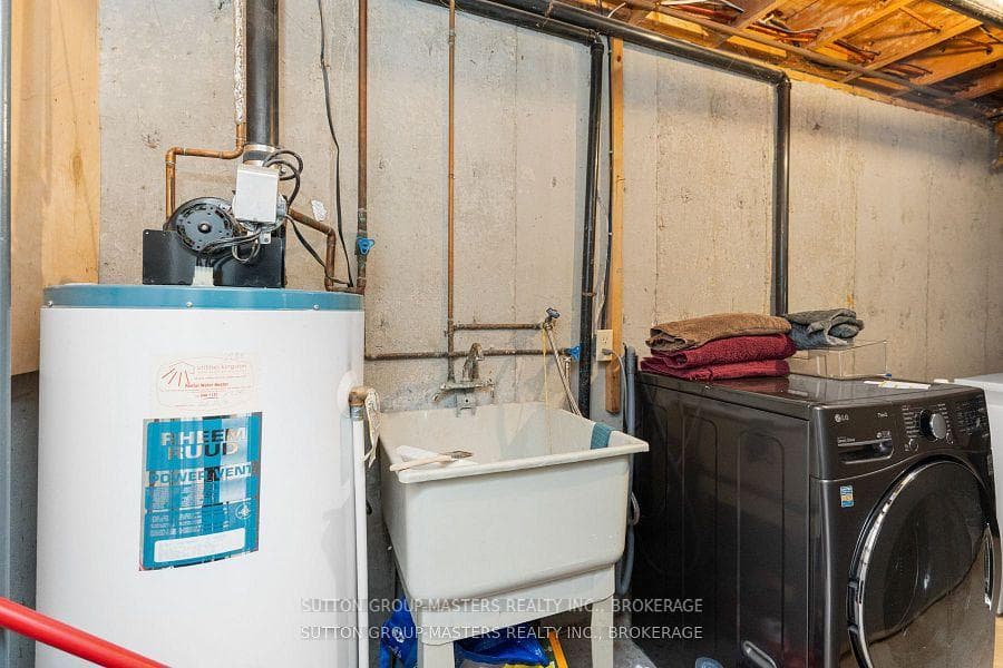 19 MacPherson Avenue Unit 28 photo 34