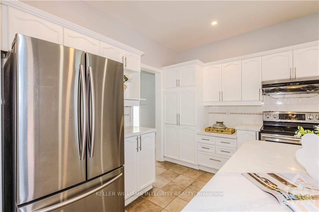 212 REDPATH Drive photo 9