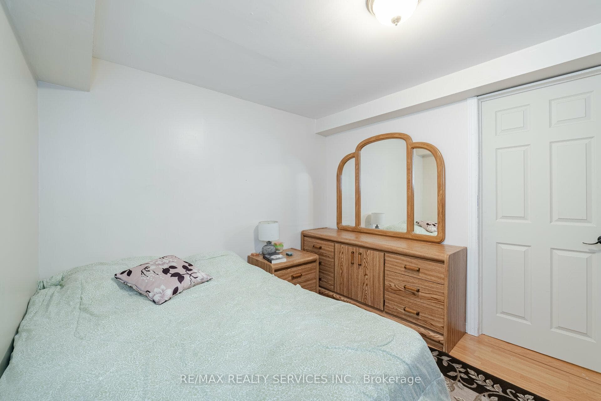 78 Elderwood Place photo 36