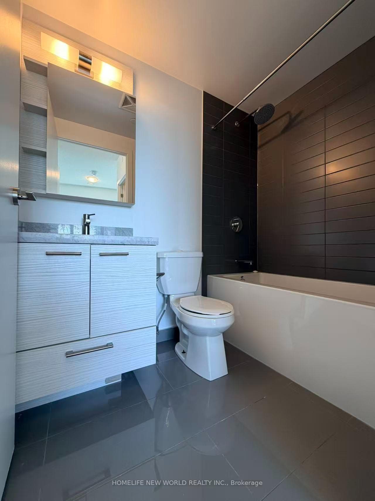 2221 Yonge Street Unit 2403 photo 12