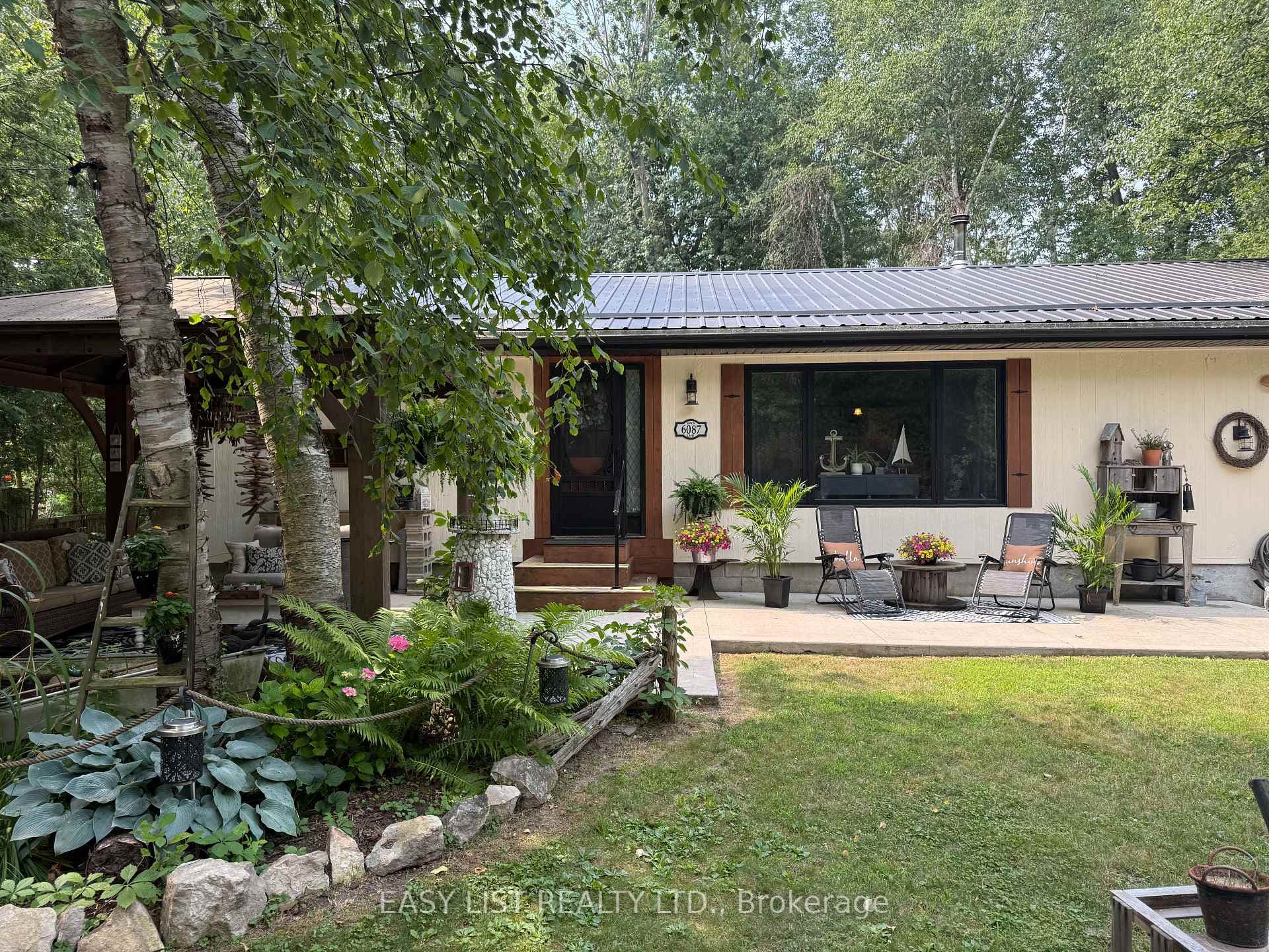 6087 Birch Lane photo 1