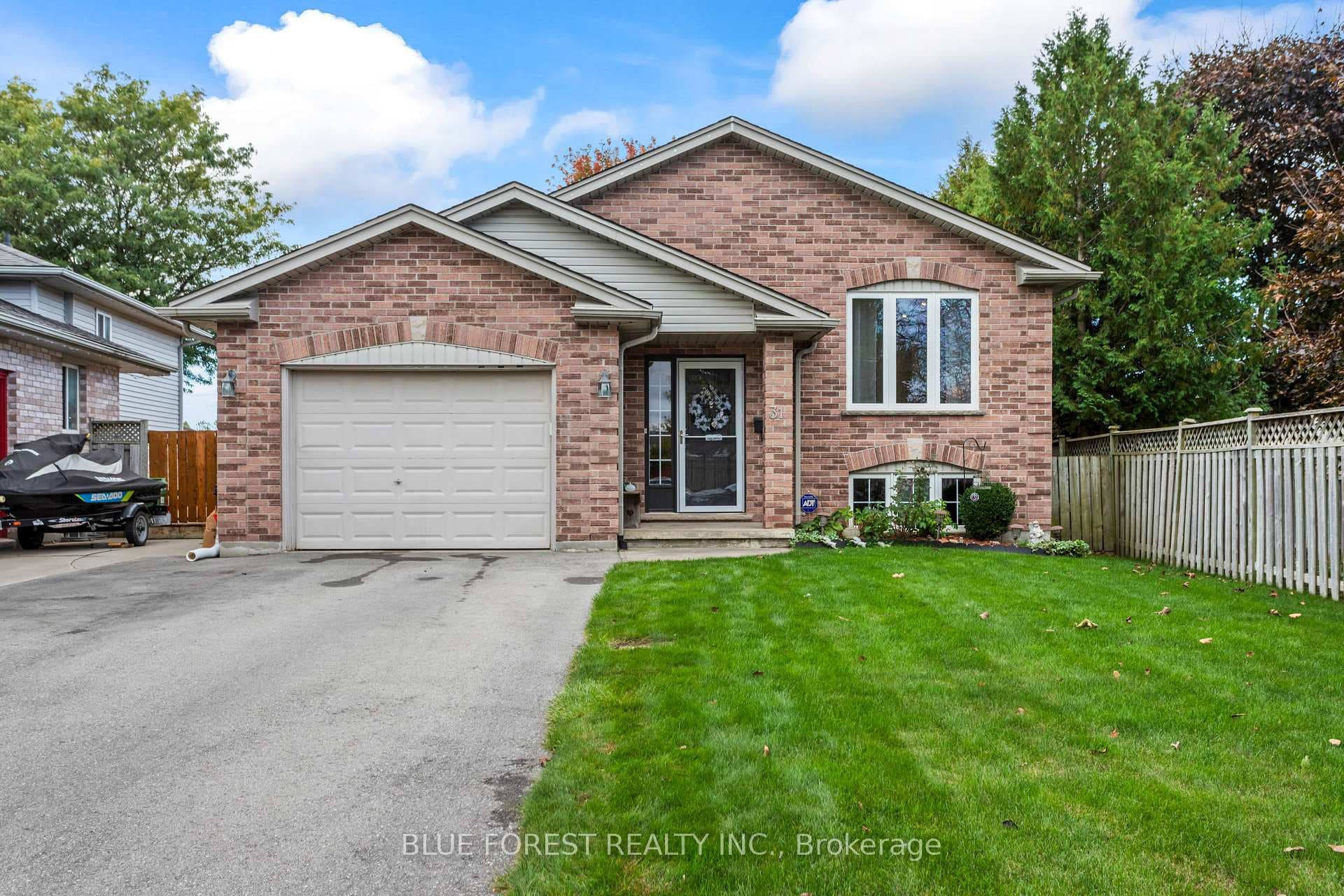 31 Dartmouth Drive photo 2