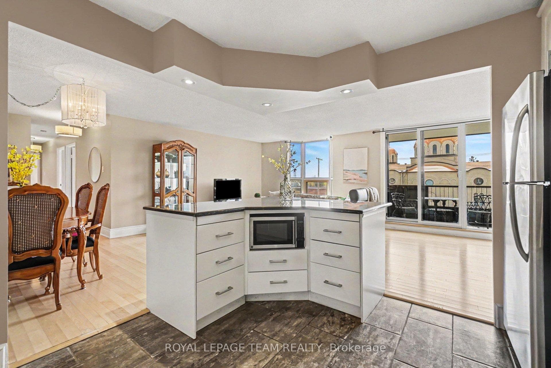 2951 Riverside Drive Unit 410 photo 13