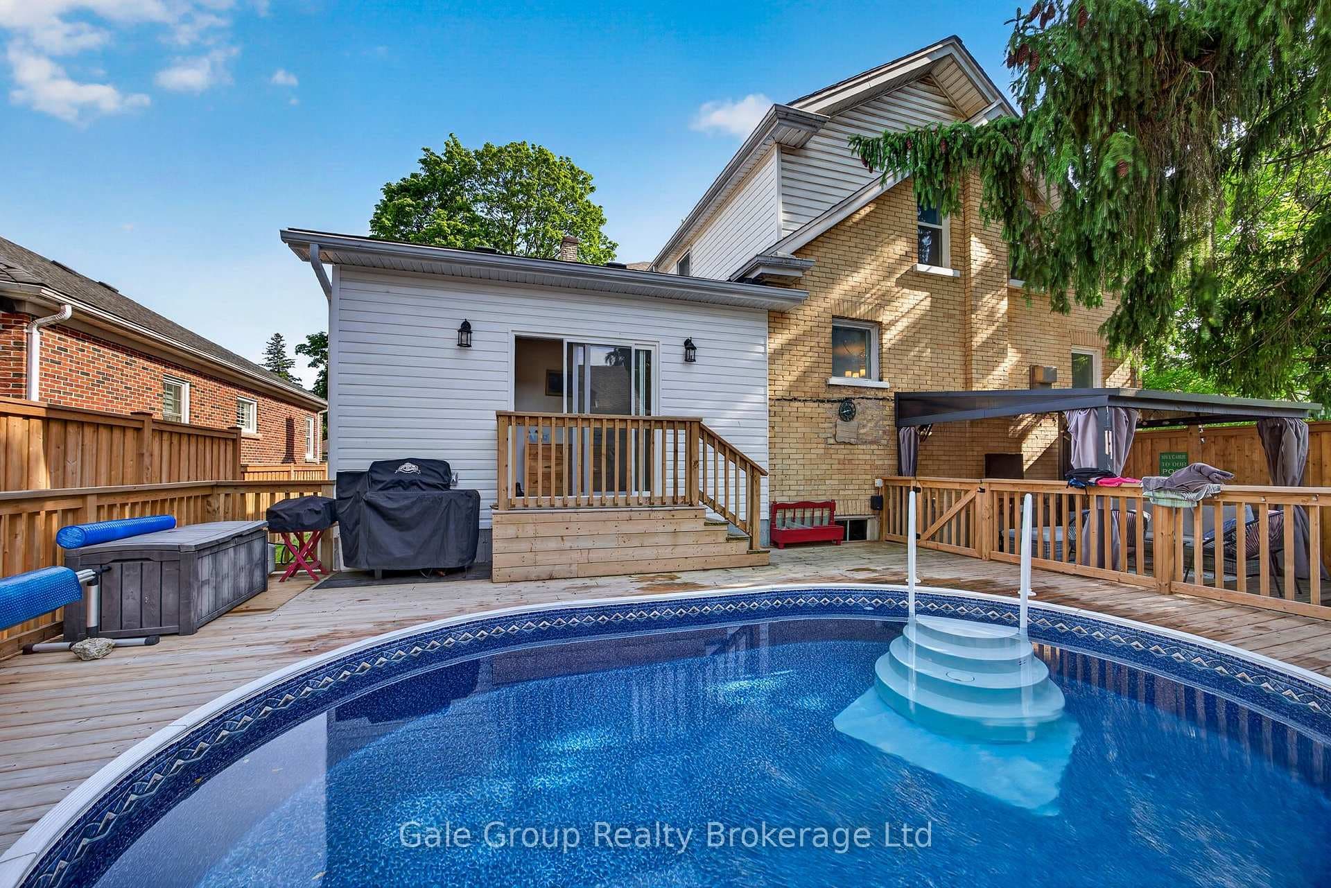 445 Vincent Street photo 30