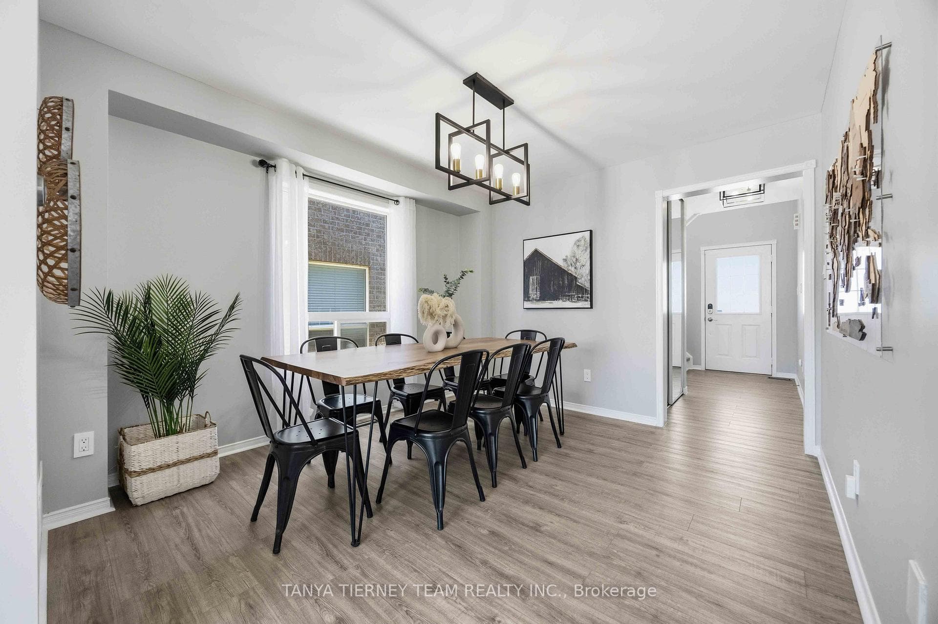 76 Vipond Road photo 5