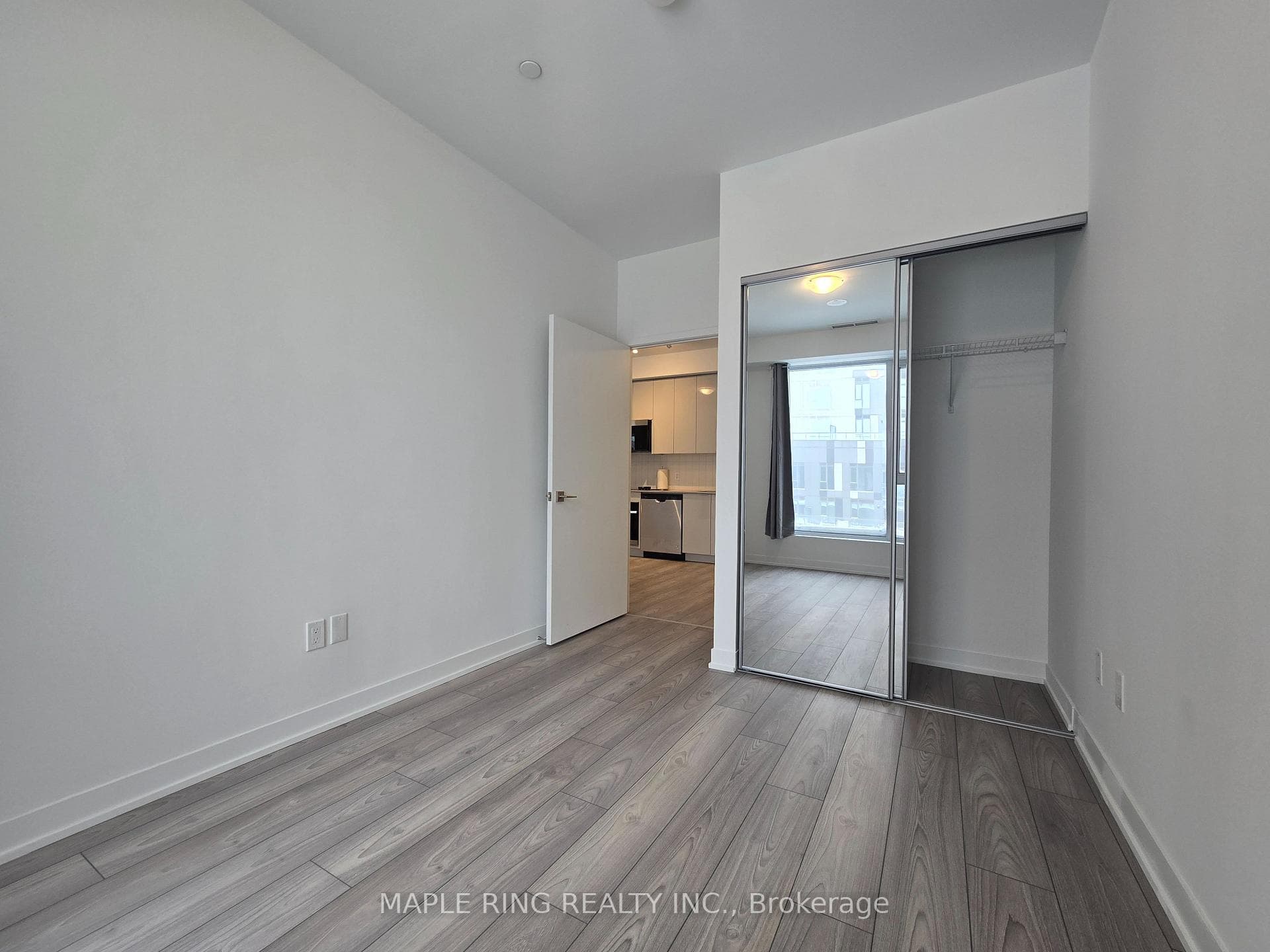 498 Caldari Road Unit 443 photo 12