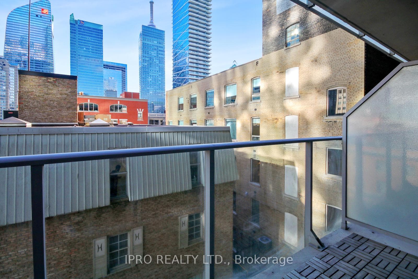 126 Simcoe Street Unit 512 photo 20