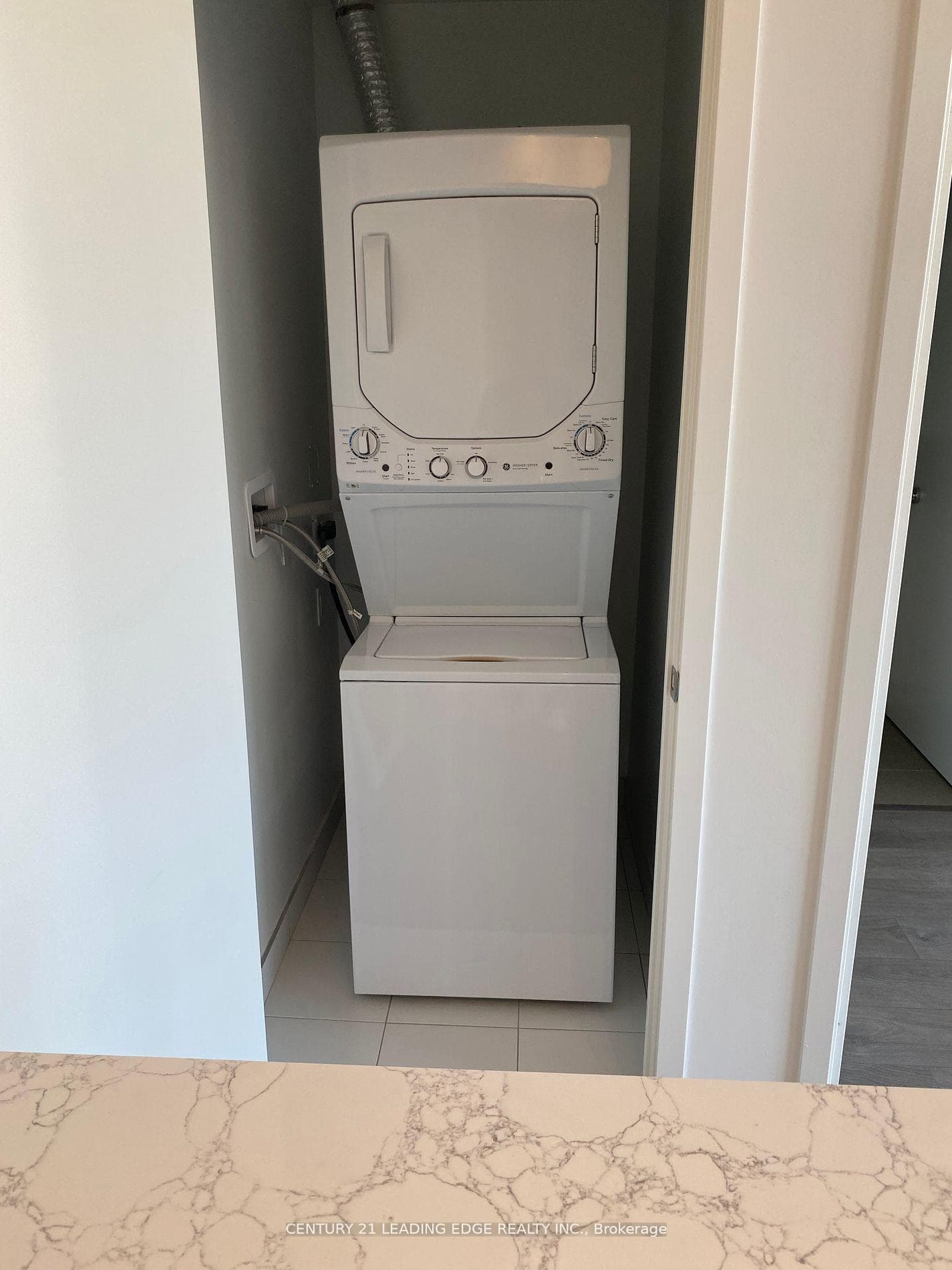 270 Dufferin Street Unit 403 photo 18