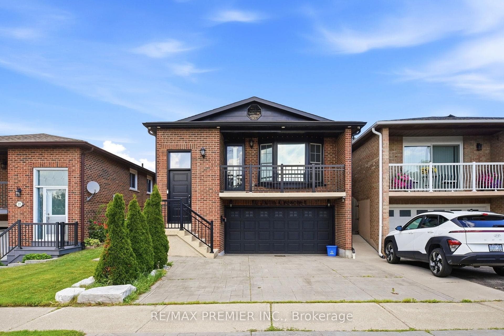 21 Avon Crescent Unit Upper Level photo 2