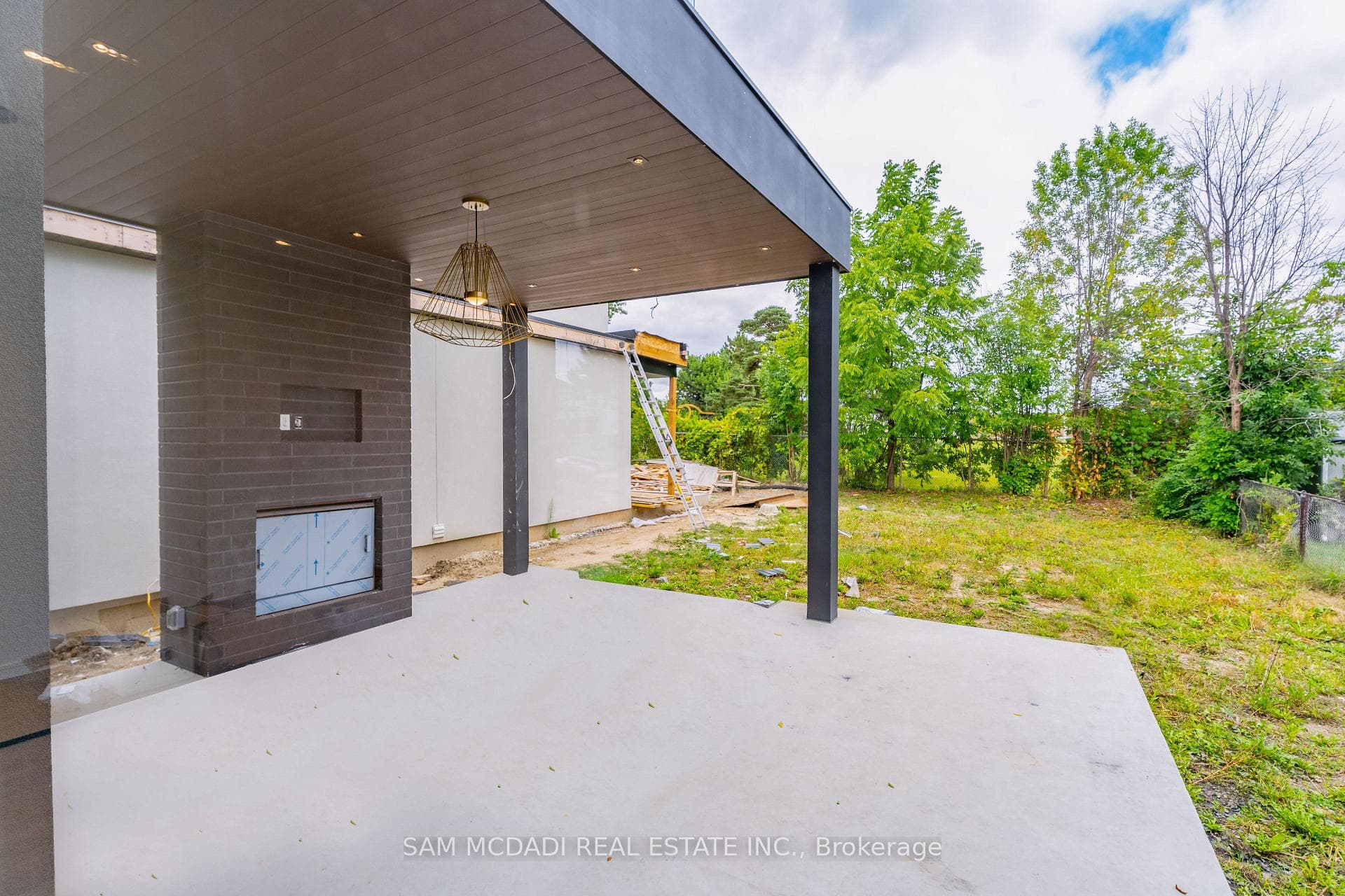 762 Montbeck Crescent photo 11
