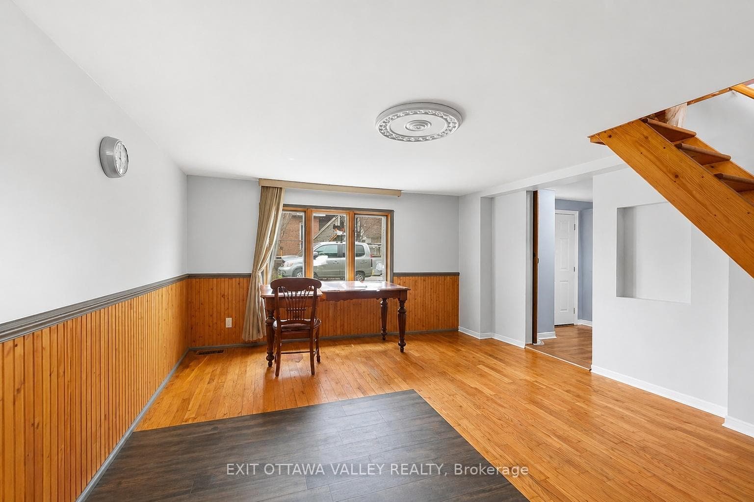 444 Isabella Street photo 8