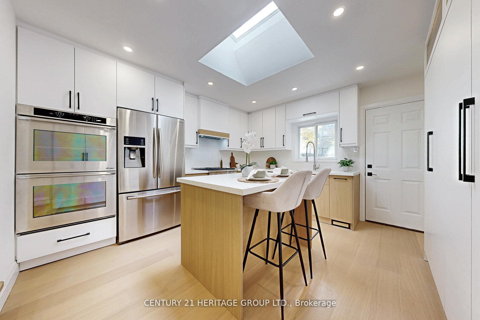 547 Melrose Avenue photo 11