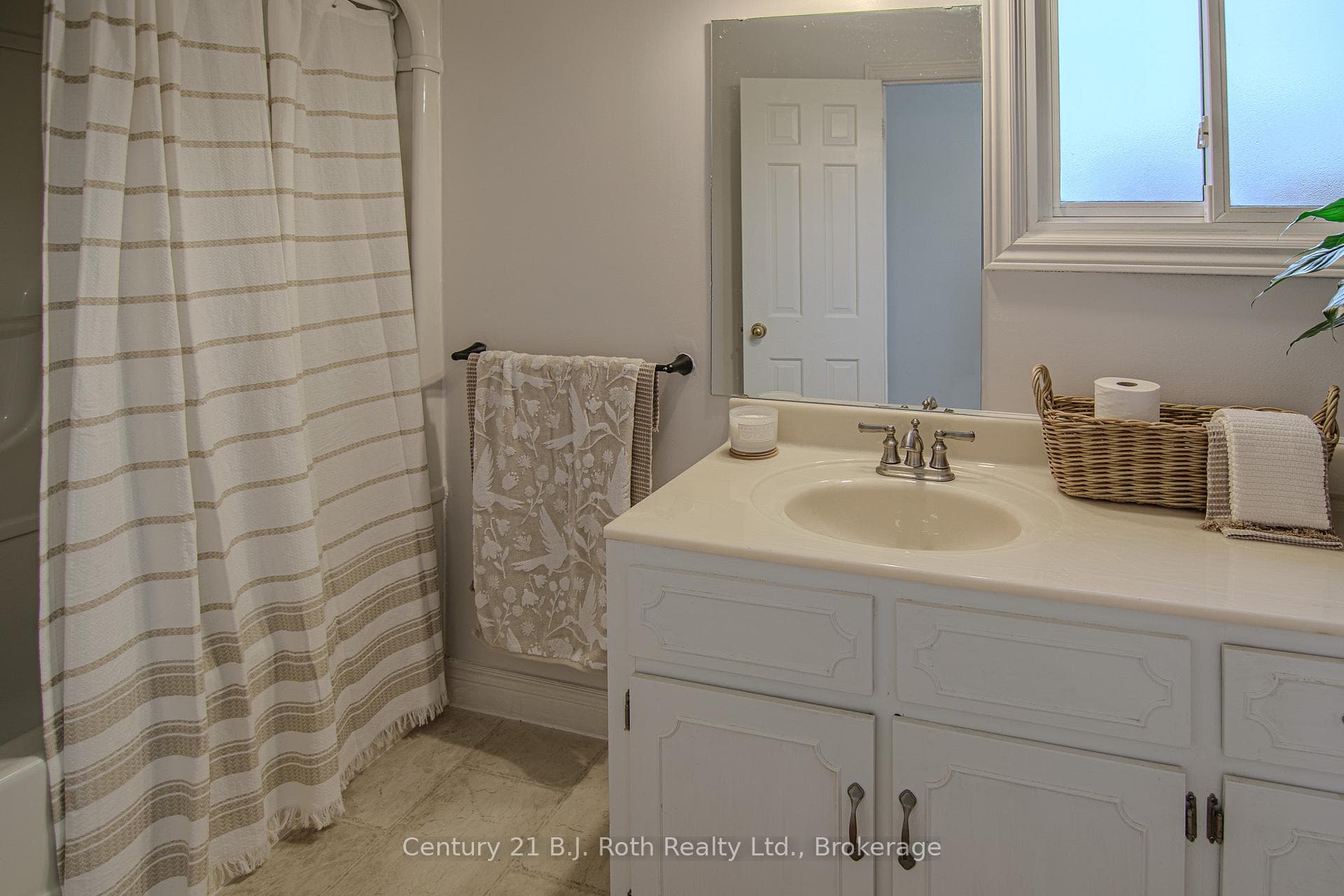 456 Mooney Crescent photo 13