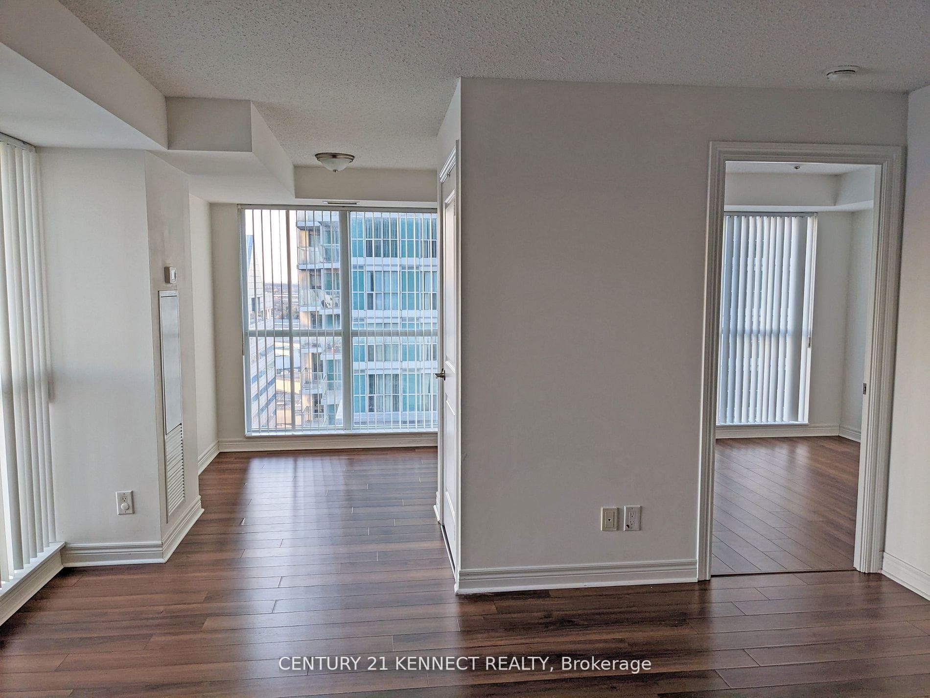50 Town Centre Court Unit 1804 photo 7