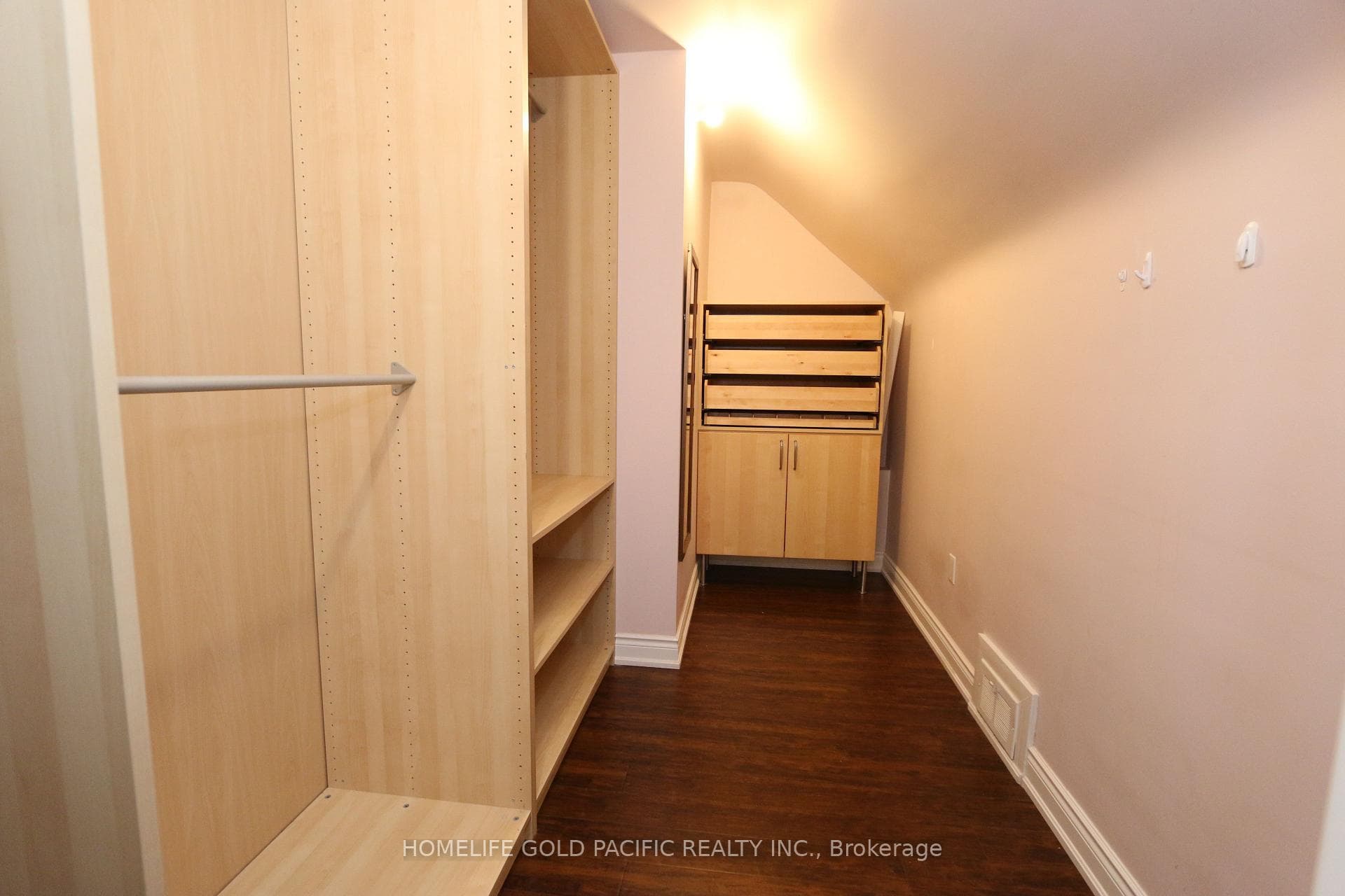 principle bedroom walkin closet