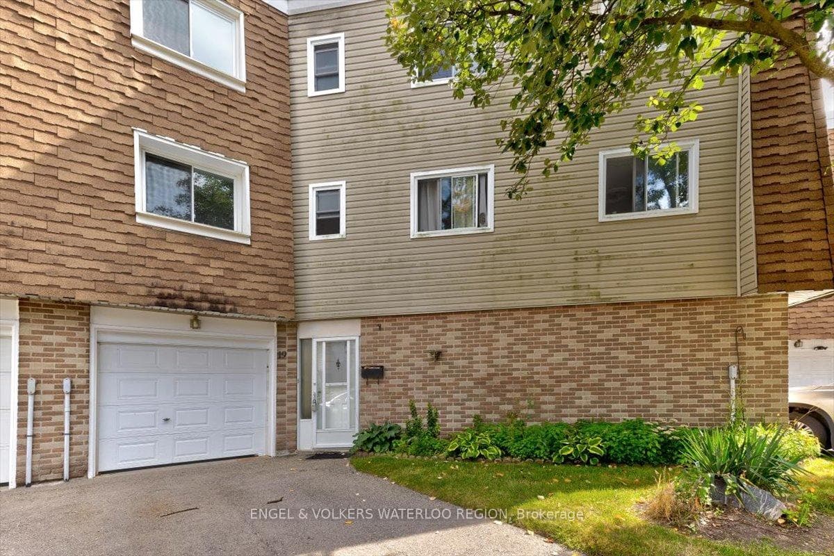 60 Elmsdale Drive Unit 19 photo 2