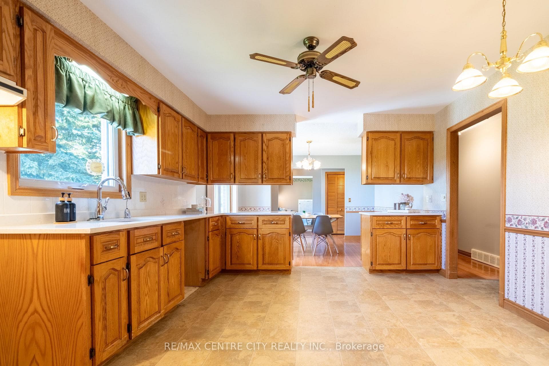 2200 Katesville Drive photo 16