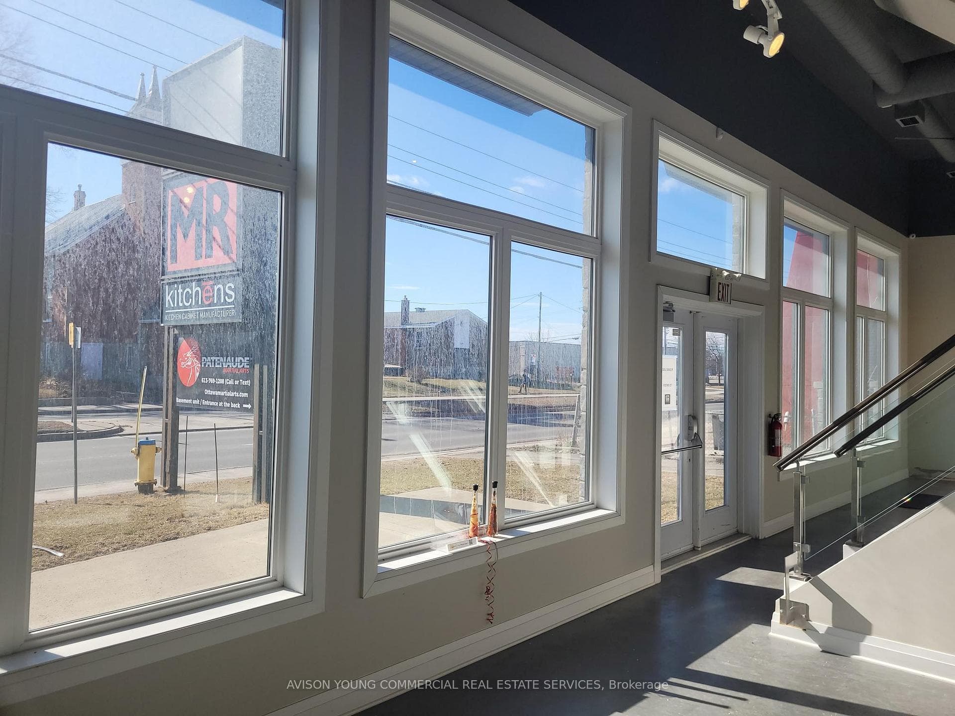 1877 Merivale Road Unit Ground Floor photo 2