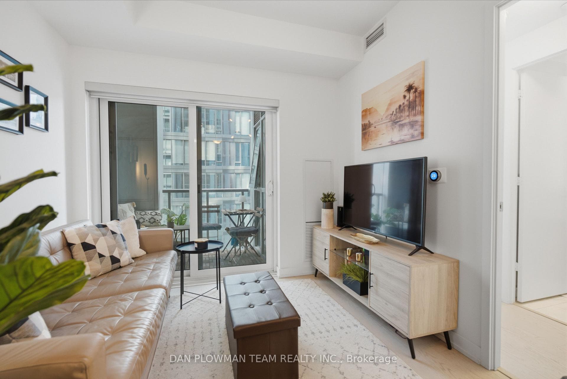1 Yorkville Avenue Unit 901 photo 8