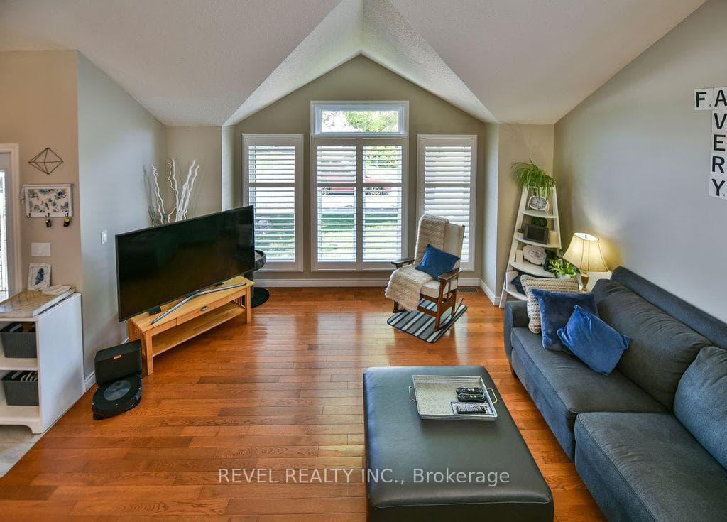 256 Bonaventure Drive photo 7