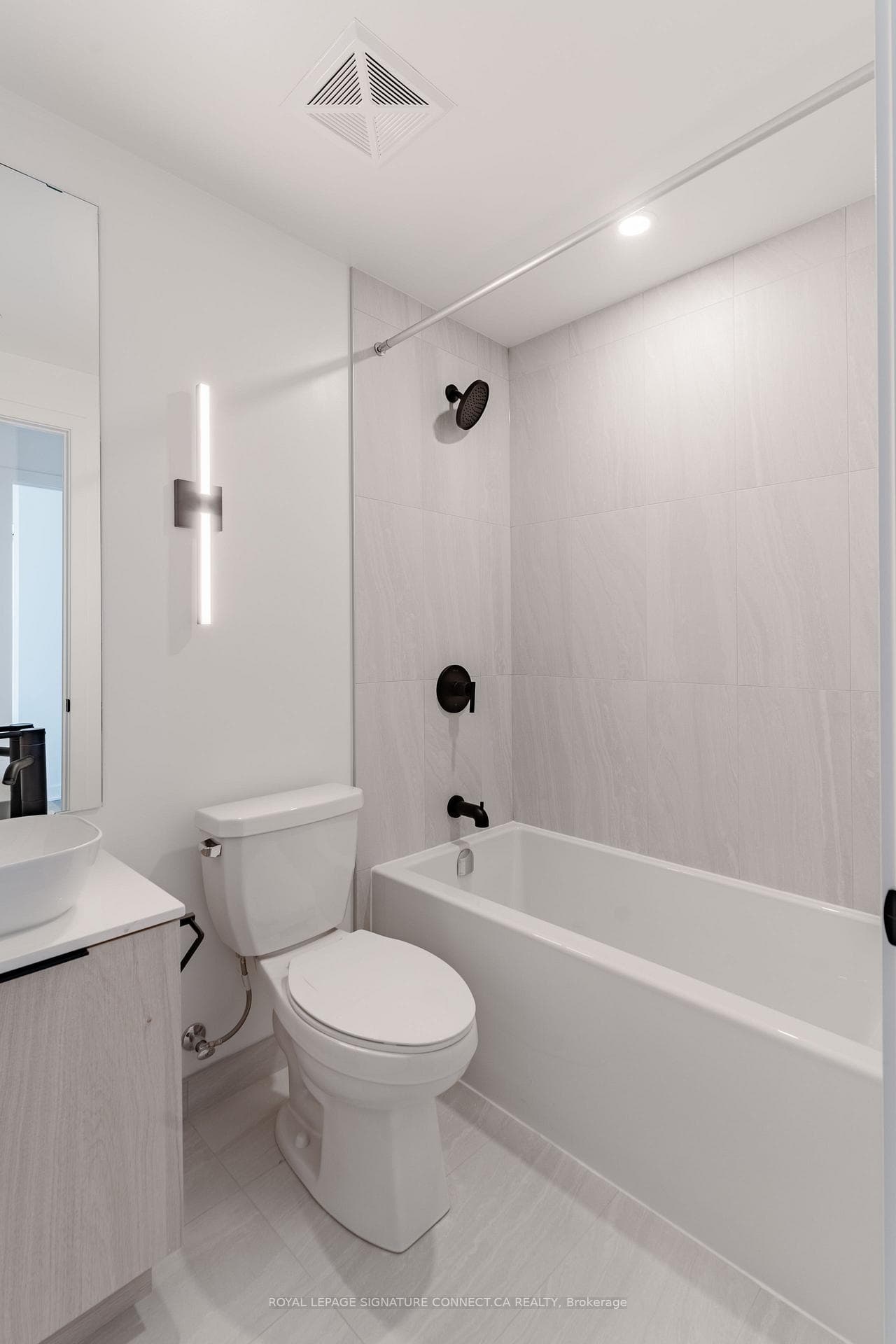 1185 Dupont Street Unit 908 photo 11