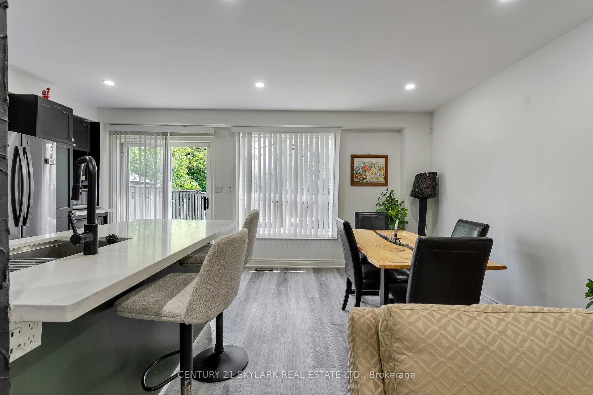 10 Cadham Boulevard Unit 18 photo 15