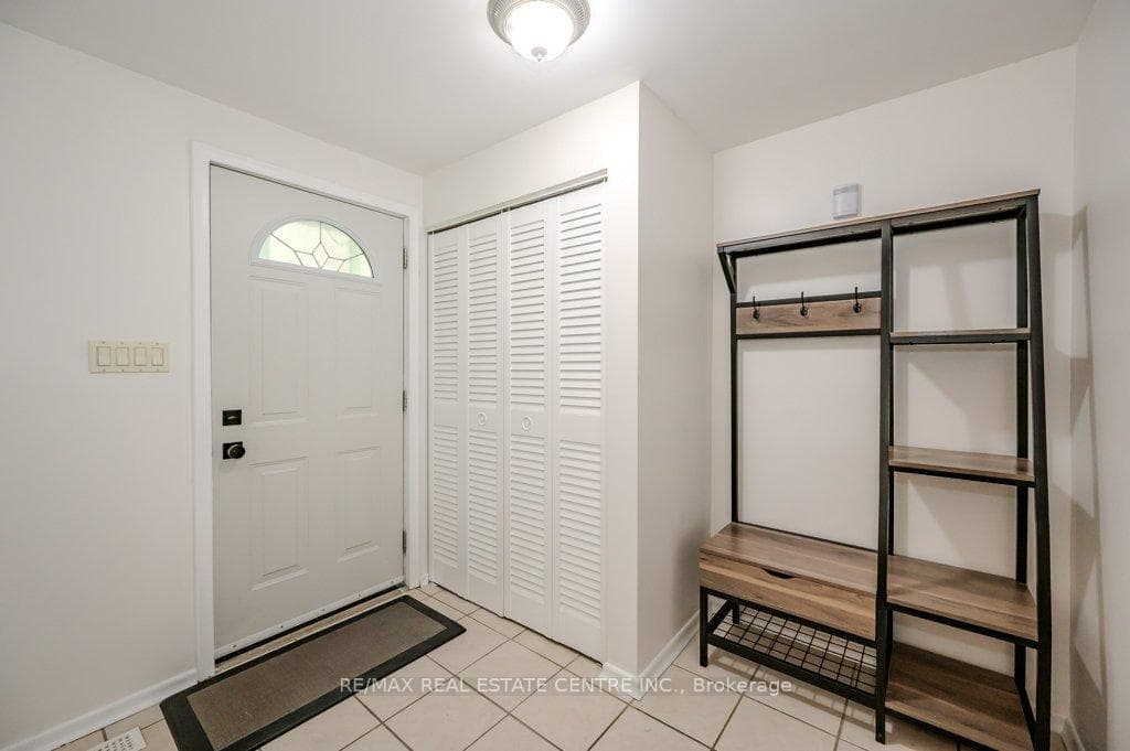 46 Penrose Avenue photo 4