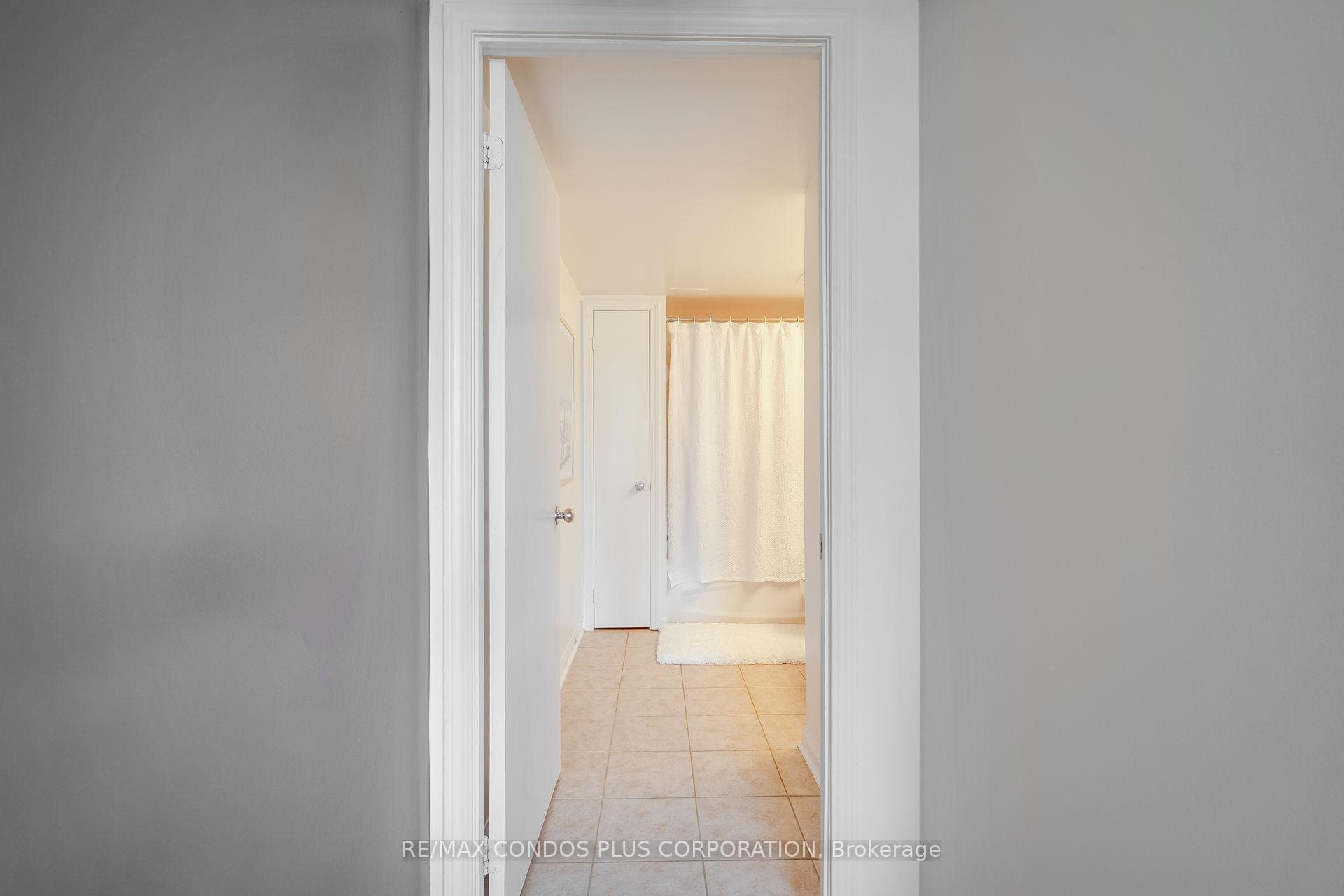 1029 King Street Unit 1001 photo 31