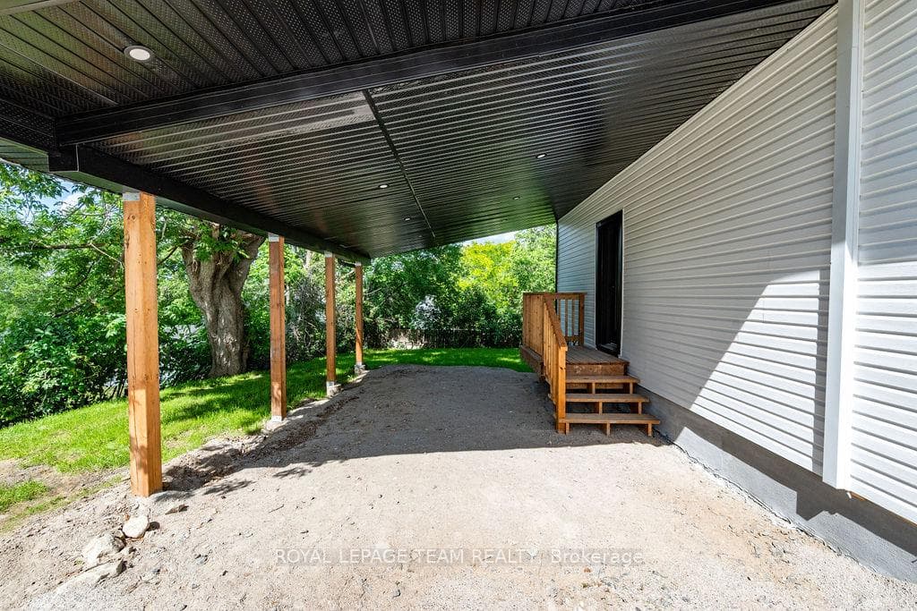 Covered entry to kitchen